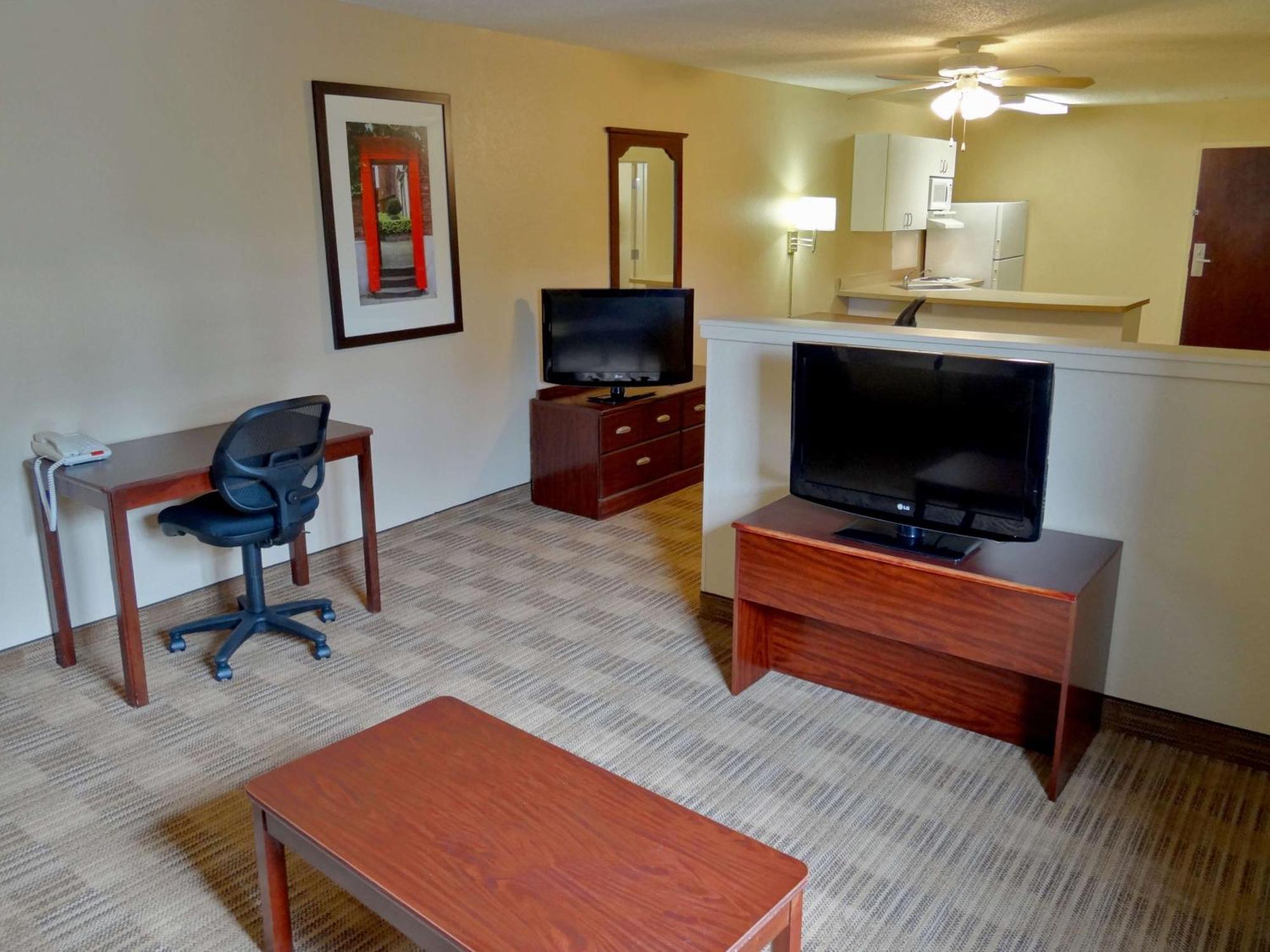 Extended Stay America Suites - Long Island - Bethpage Экстерьер фото